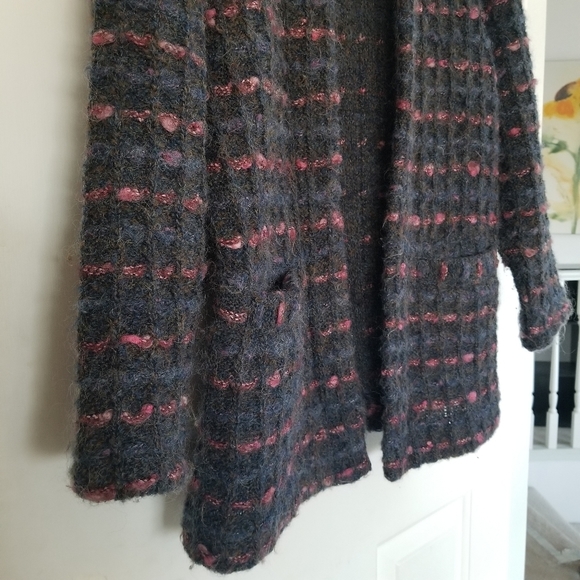 Sold VINTAGE 100% Wool Multicolor Cardigan - Picture 3 of 13